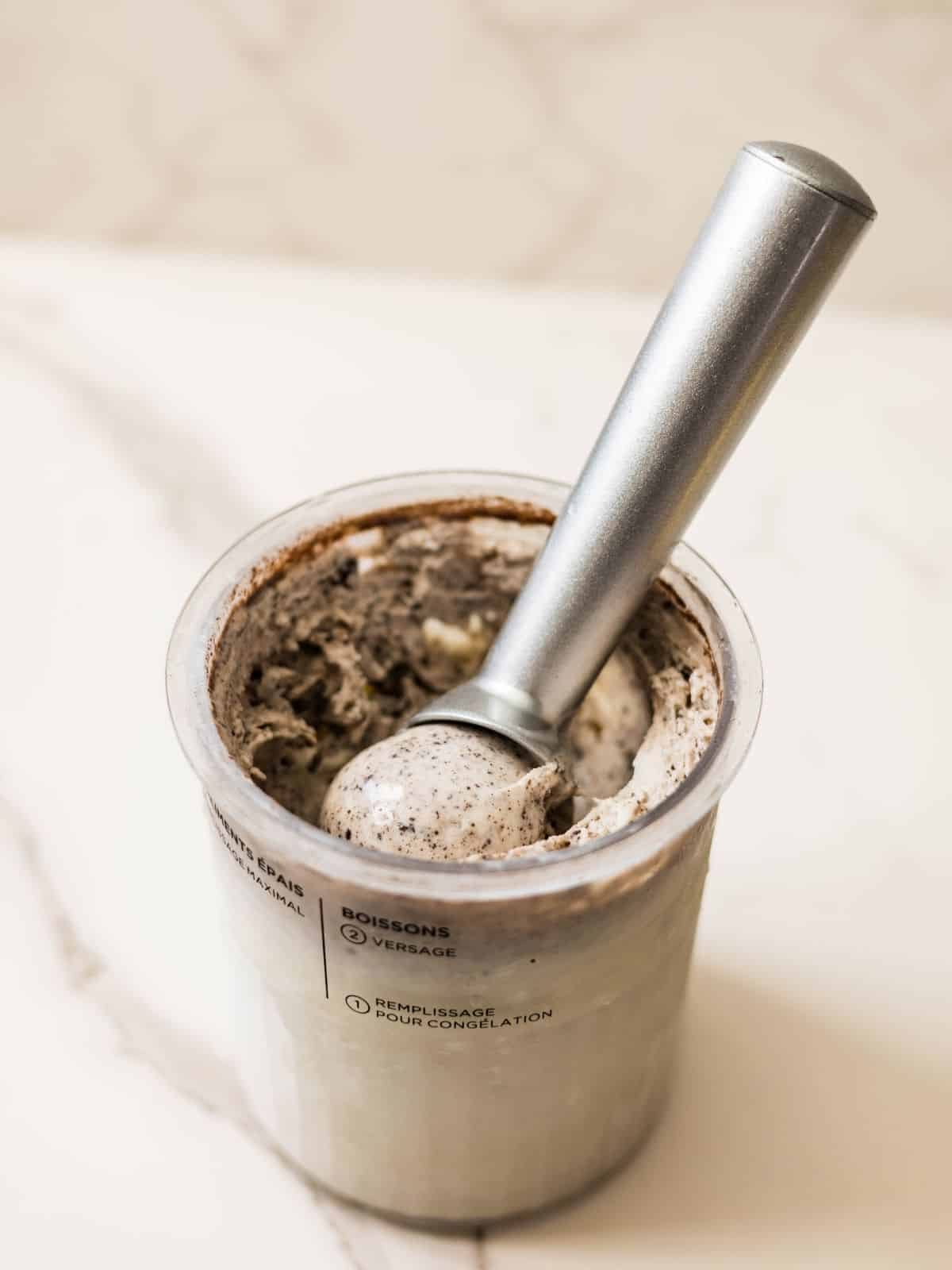 Ninja Creami Mint Oreo Ice Cream ready to be enjoyed.